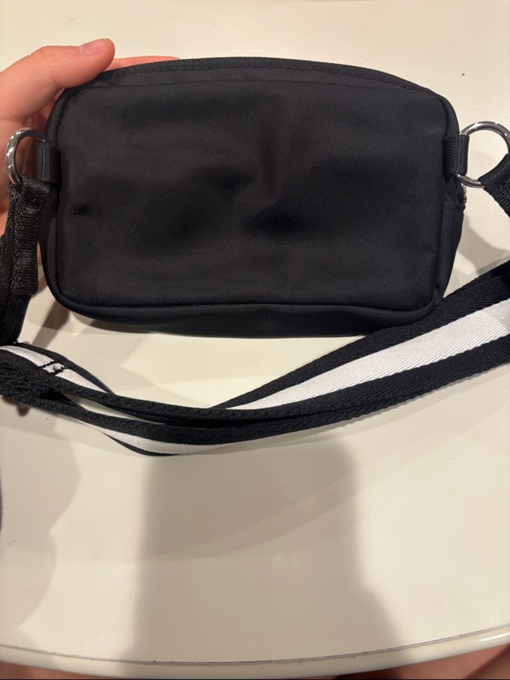 Lululemon Everywhere Crossbody Bag Black / White - Picture 5 of 5